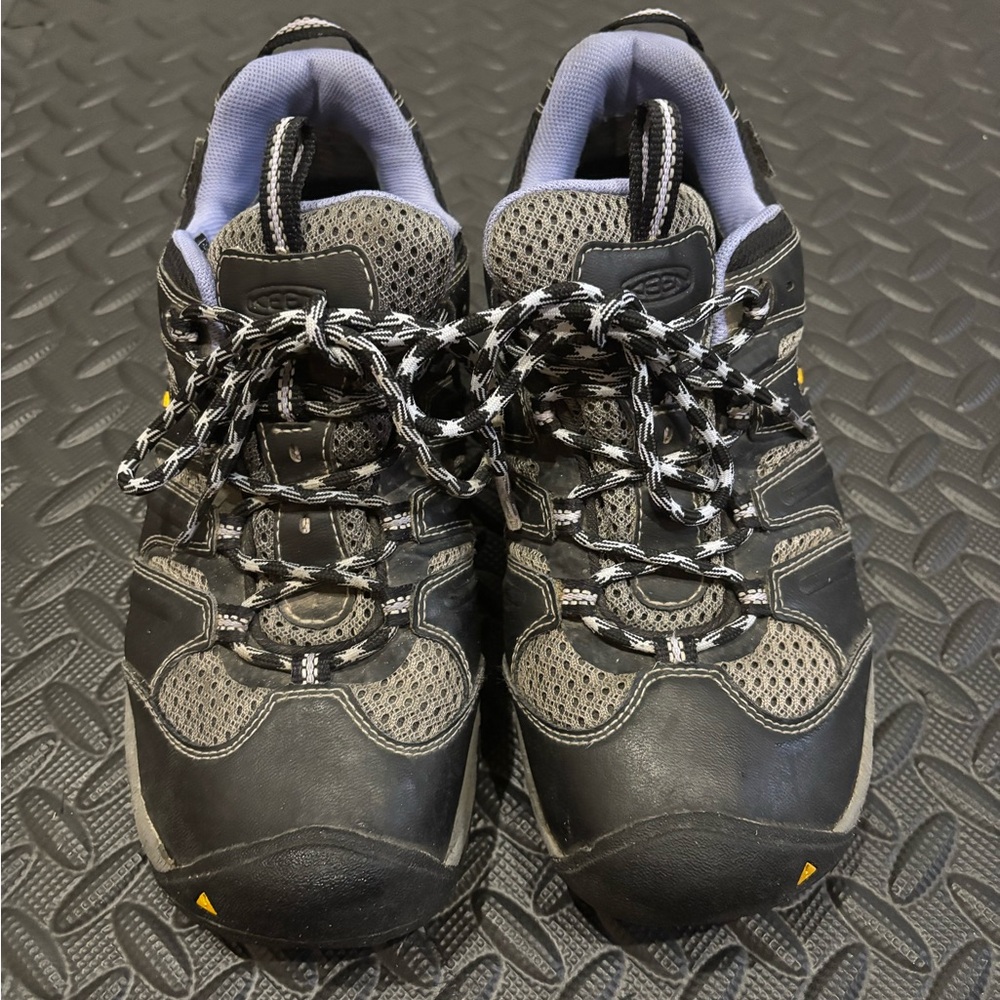 Keen Black and Gray Outdoor 8.5 Shoes